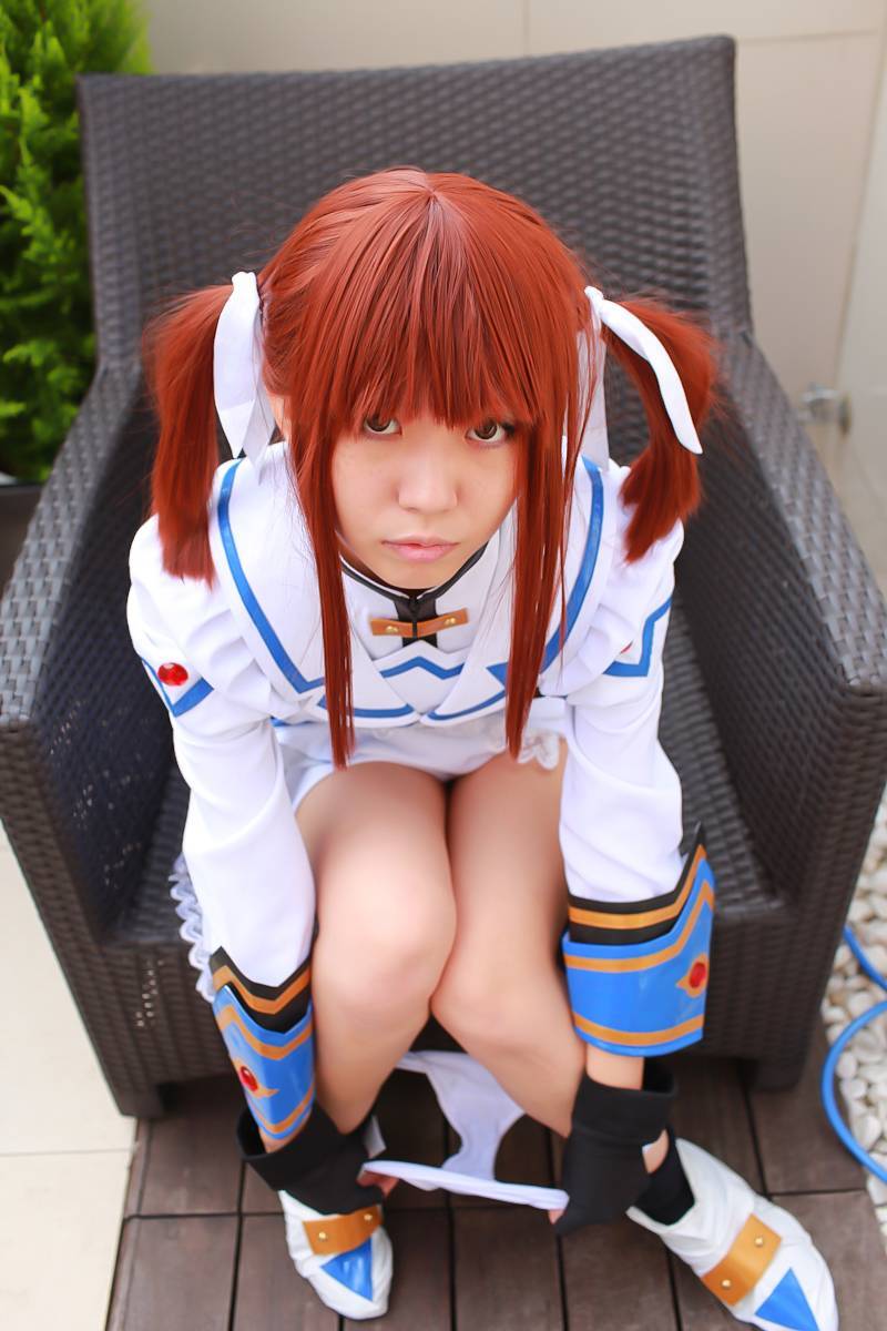 [Cosplay]  Hot Maho Shojo Lyrical Nanoha 诱惑的动作